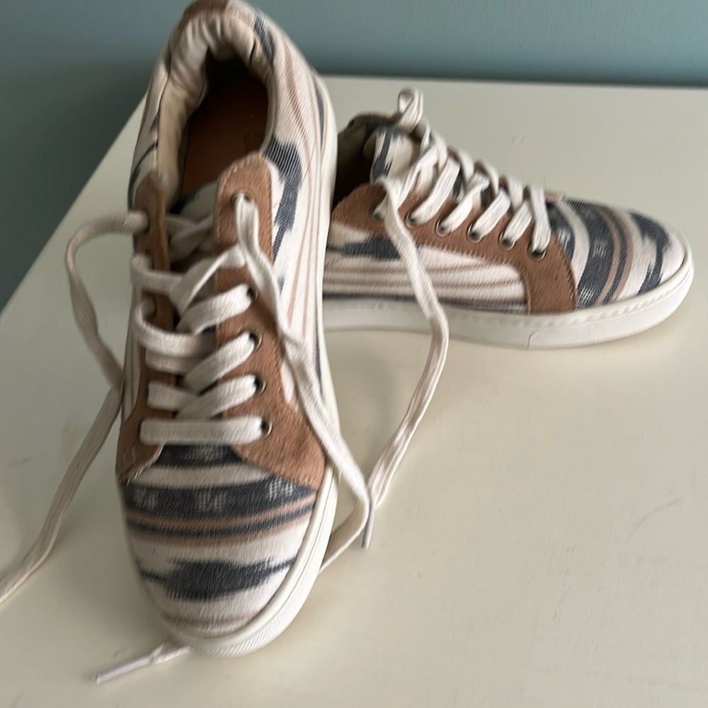 Soludos Canvas Suede Southwest Print Lace Up Sneakers 6